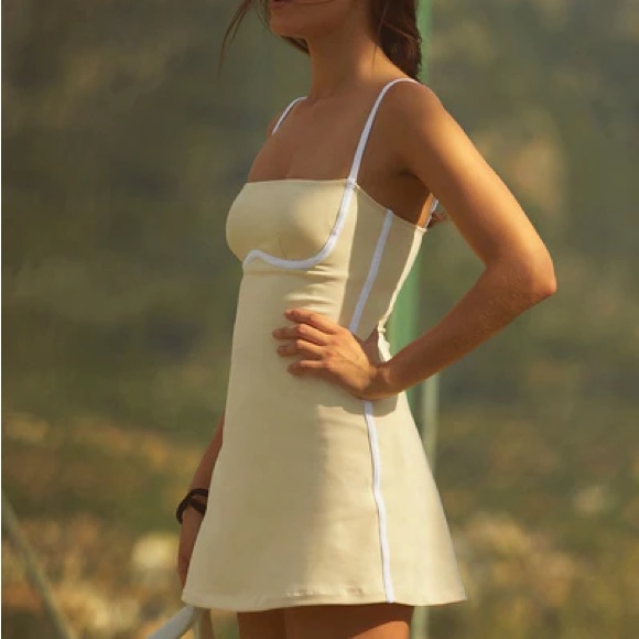 ALO Yoga Dresses & Skirts - Alo airbrush streamlined dress